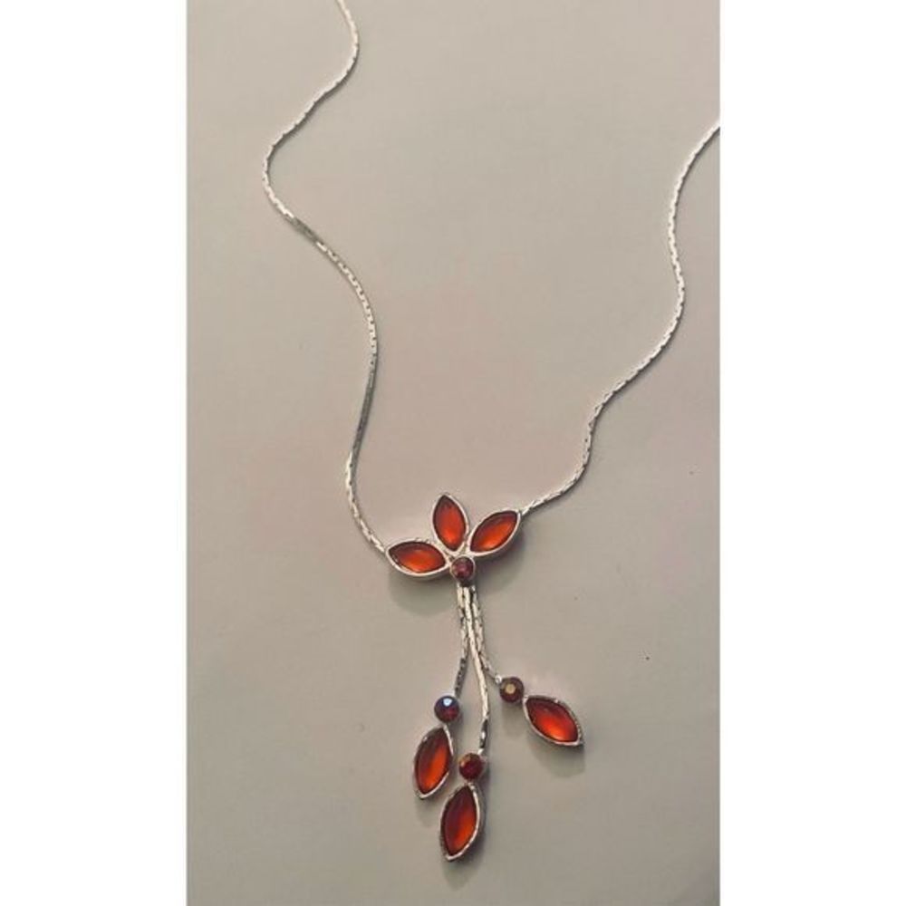 PRETTY RED CRYSTAL LEAF NECKLACE - Picture 2 of 5